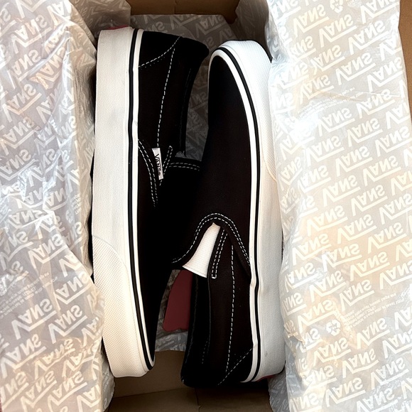 Youth Vans Classic Slip On Shoes - Size 5.5 - Picture 7 of 8